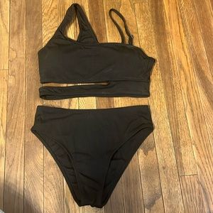 Black bikini